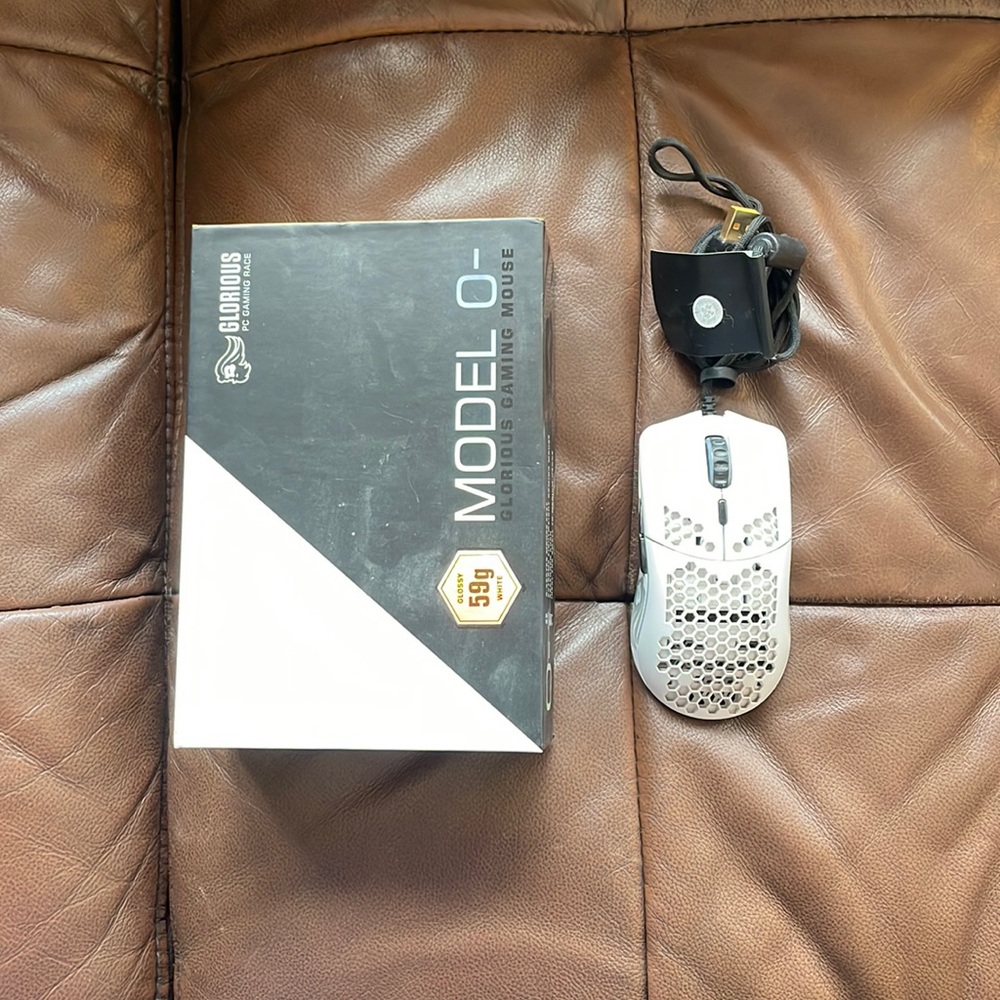 Glorious mouse, glossy model O-